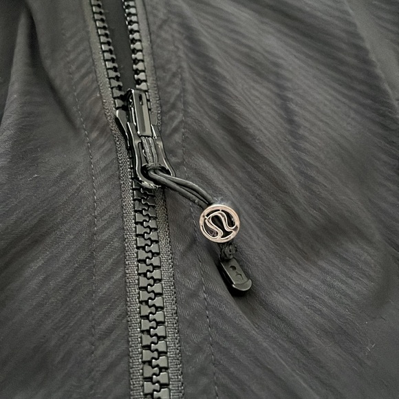 lululemon athletica Black Hooded Jacket - Picture 4 of 5